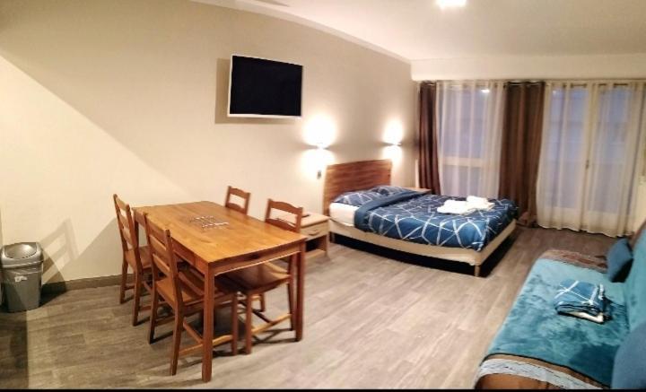 Appartements Boulevard Des Pyrenees Pau Exterior photo