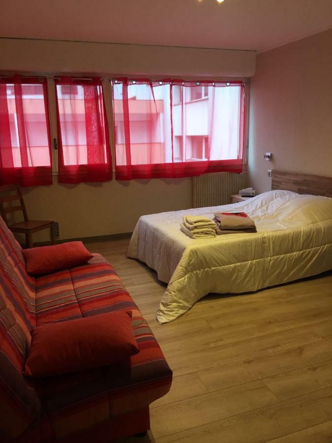 Appartements Boulevard Des Pyrenees Pau Exterior photo