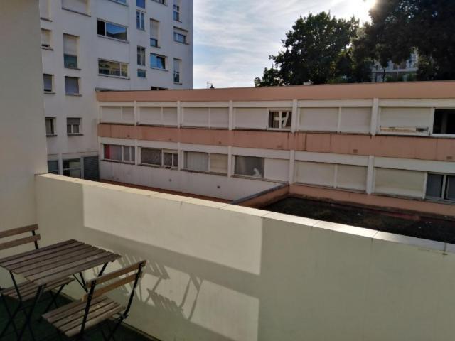 Appartements Boulevard Des Pyrenees Pau Exterior photo